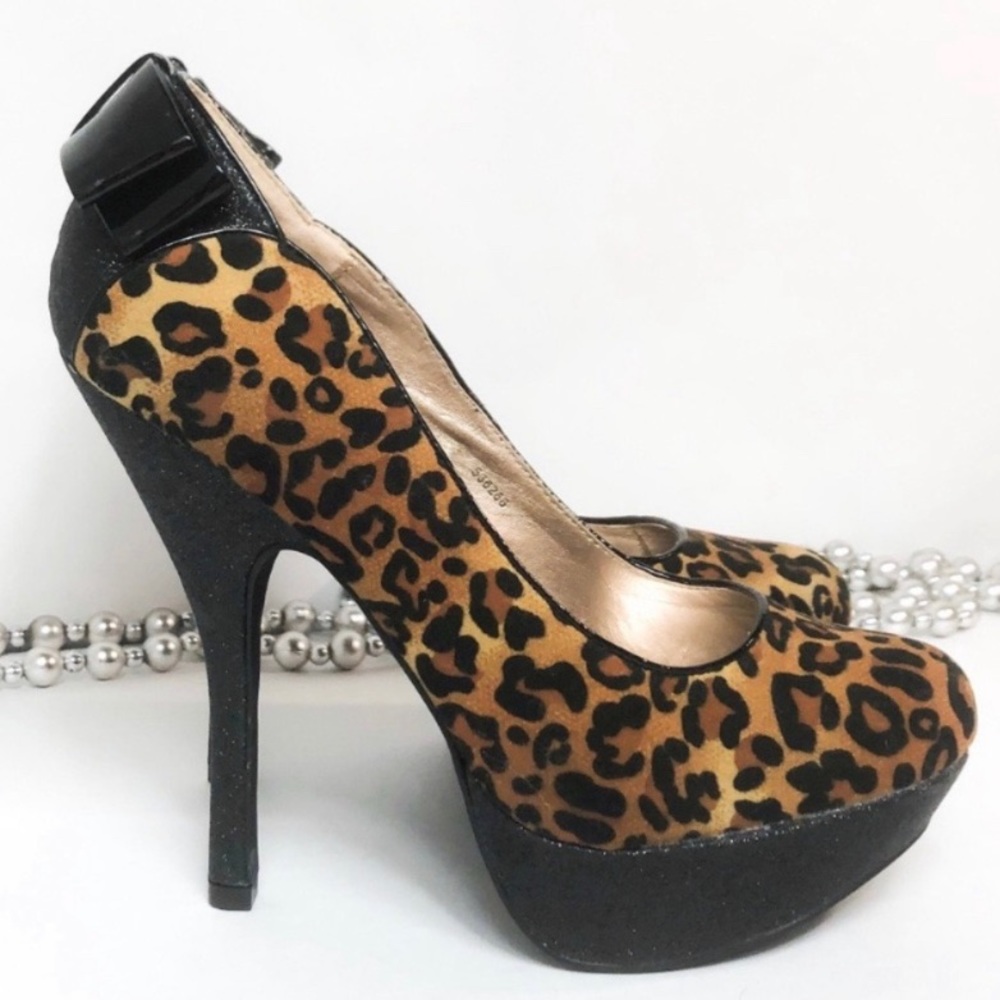 Charlotte Russe Leopard Print Platform Stilettos - Picture 3 of 7